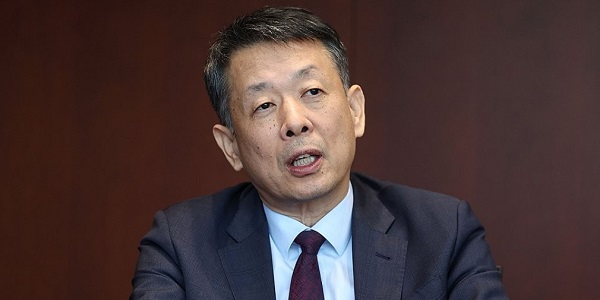 김광일